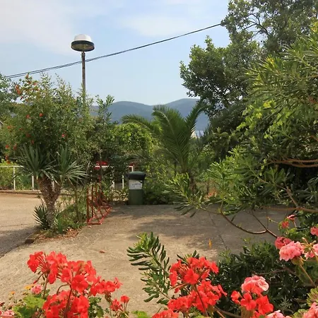Apartman By The Sea Viganj, Peljesac - 10187 *